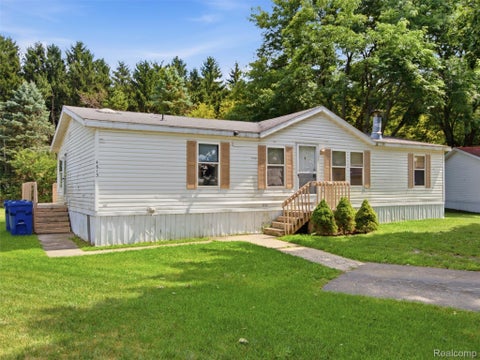 Photo of 4613 Butternut, Clarkston City, MI 48348 (MLS # 20261068441)