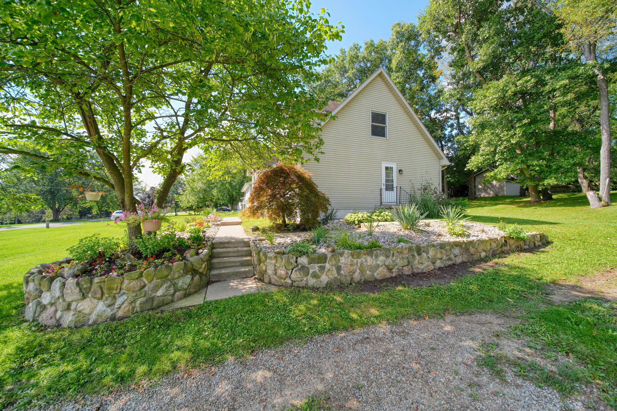 475 Skyline Drive