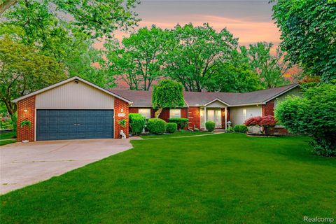 21781 Thorofare Road Grosse Ile Township MI 48138