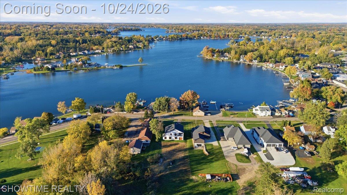 2105 S Long Lake Road