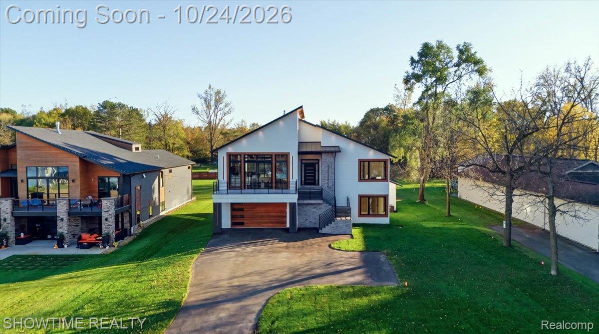 2105 S Long Lake Road