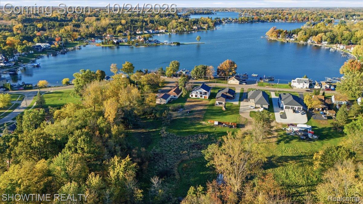 2105 S Long Lake Road