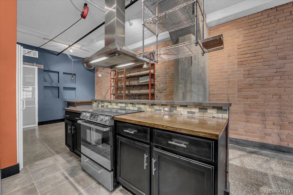 Detroit City, Michigan 48207, United States, 2 Bedrooms Bedrooms, ,1 BathroomBathrooms,Residential,Active,231762