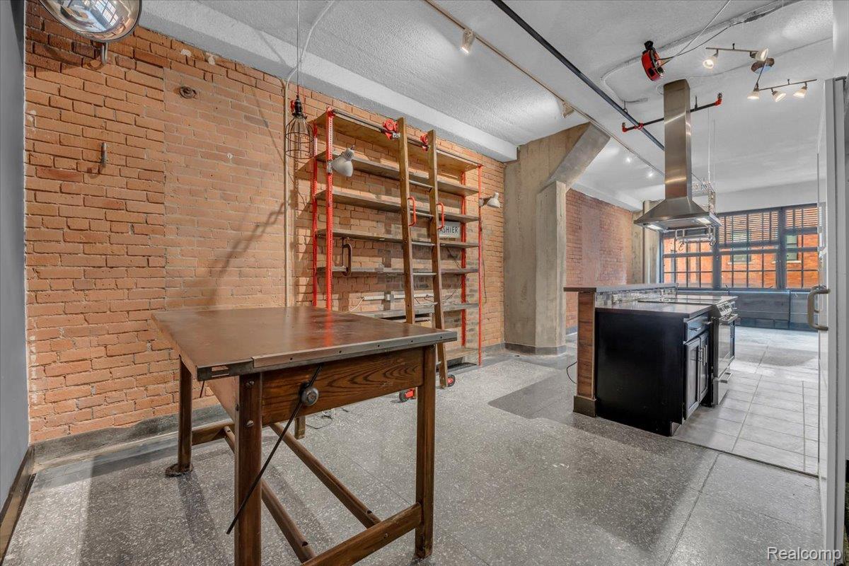 Detroit City, Michigan 48207, United States, 2 Bedrooms Bedrooms, ,1 BathroomBathrooms,Residential,Active,231762