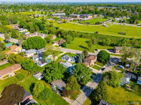 Tiny photo for 5634 Chicago Road, Warren City, MI 48092 (MLS # 20261039537)