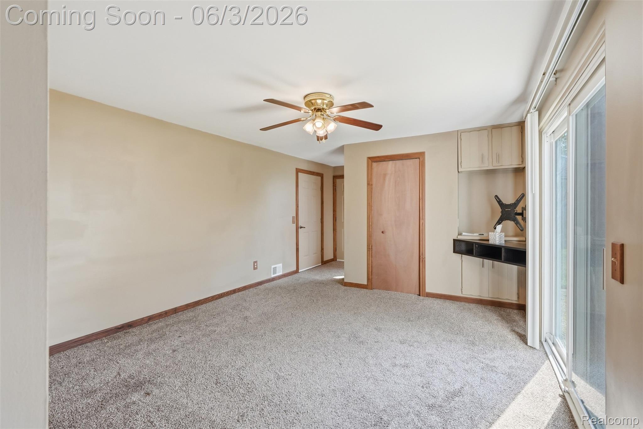 5634 Chicago Road