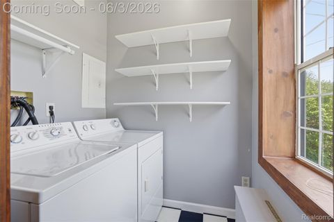 Tiny photo for 5634 Chicago Road, Warren City, MI 48092 (MLS # 20261039537)