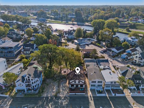 Photo of 30 Lakeshore Drive, South Haven City, MI 49090 (MLS # 69026015030)