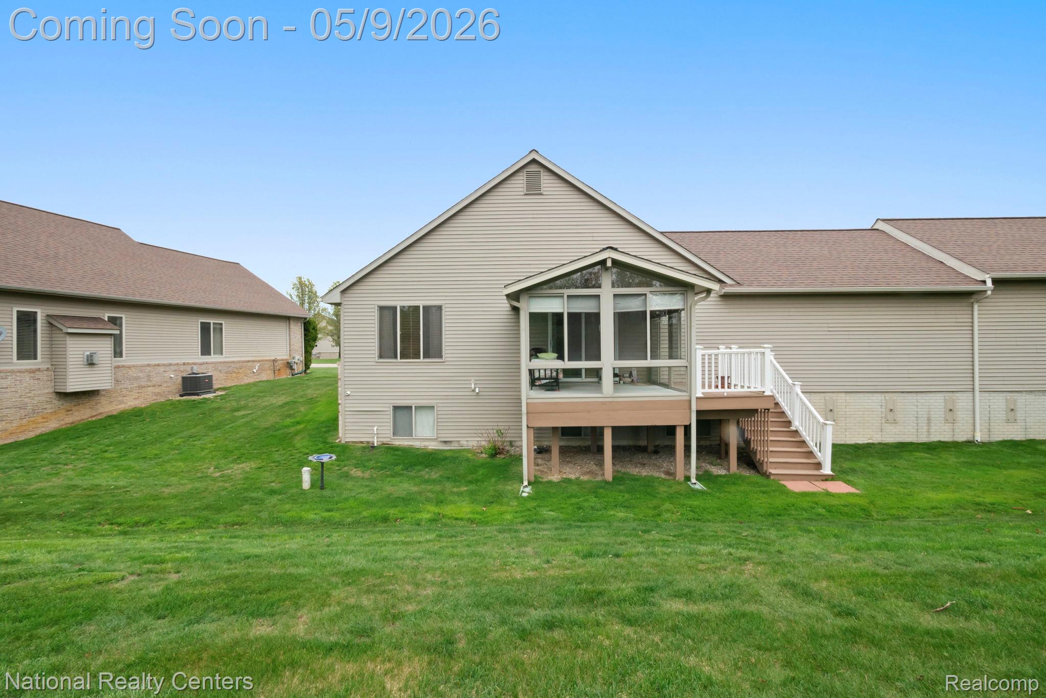 7221 Hawthorne Circle