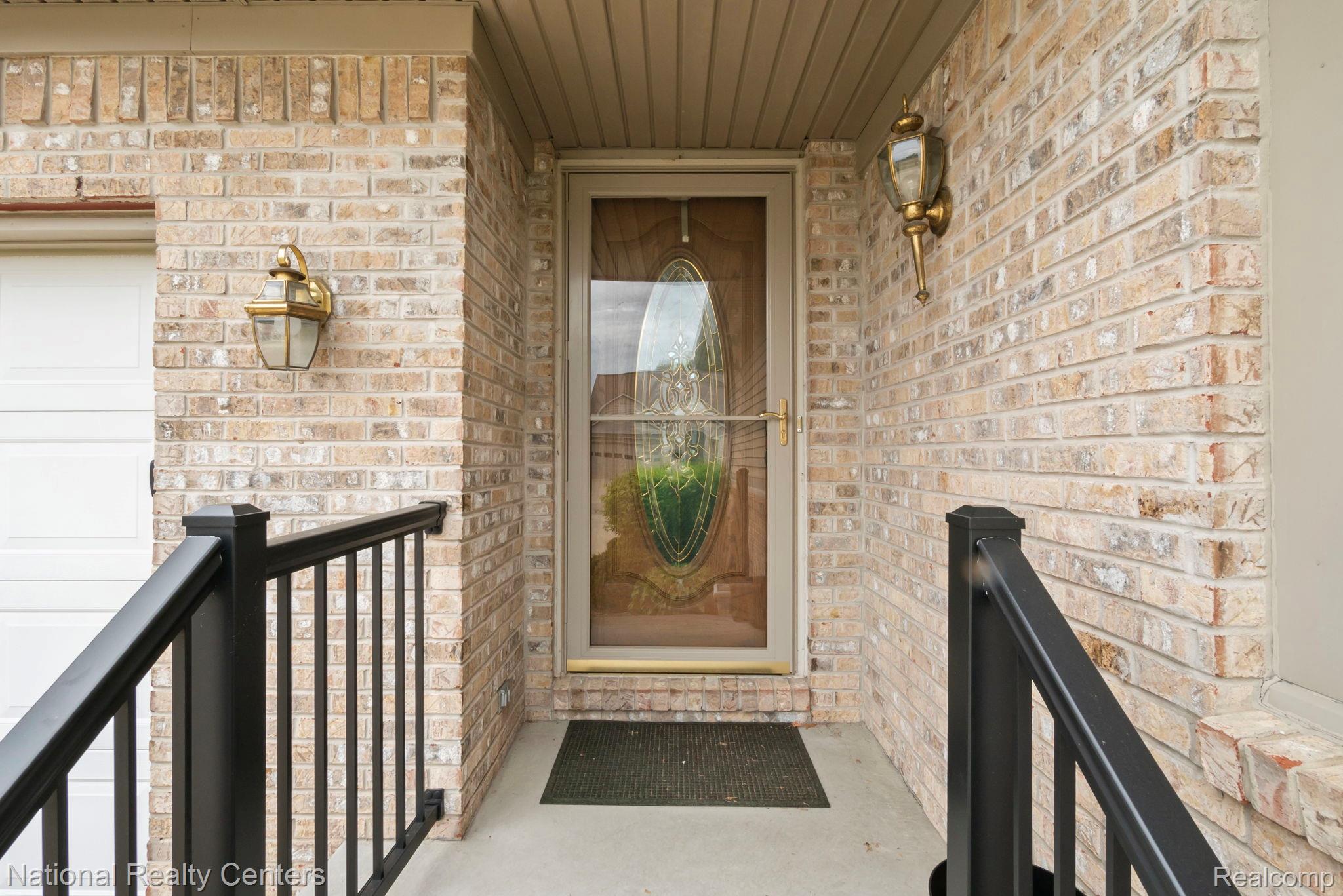 7221 Hawthorne Circle
