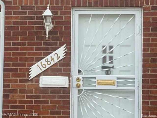 16842 Greenview Avenue