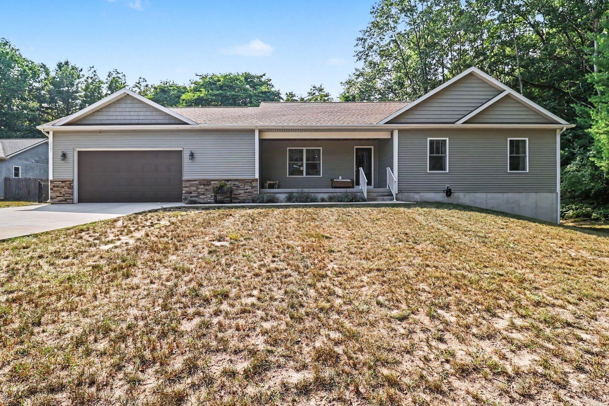 2047 N Lakeshore Drive