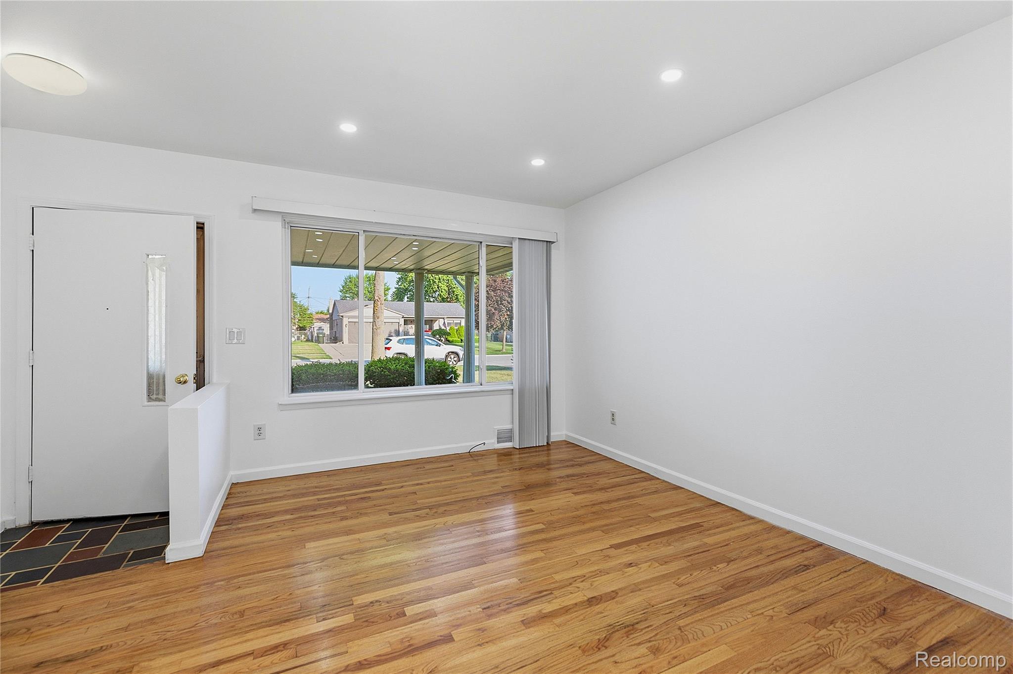 35074 LANA Lane