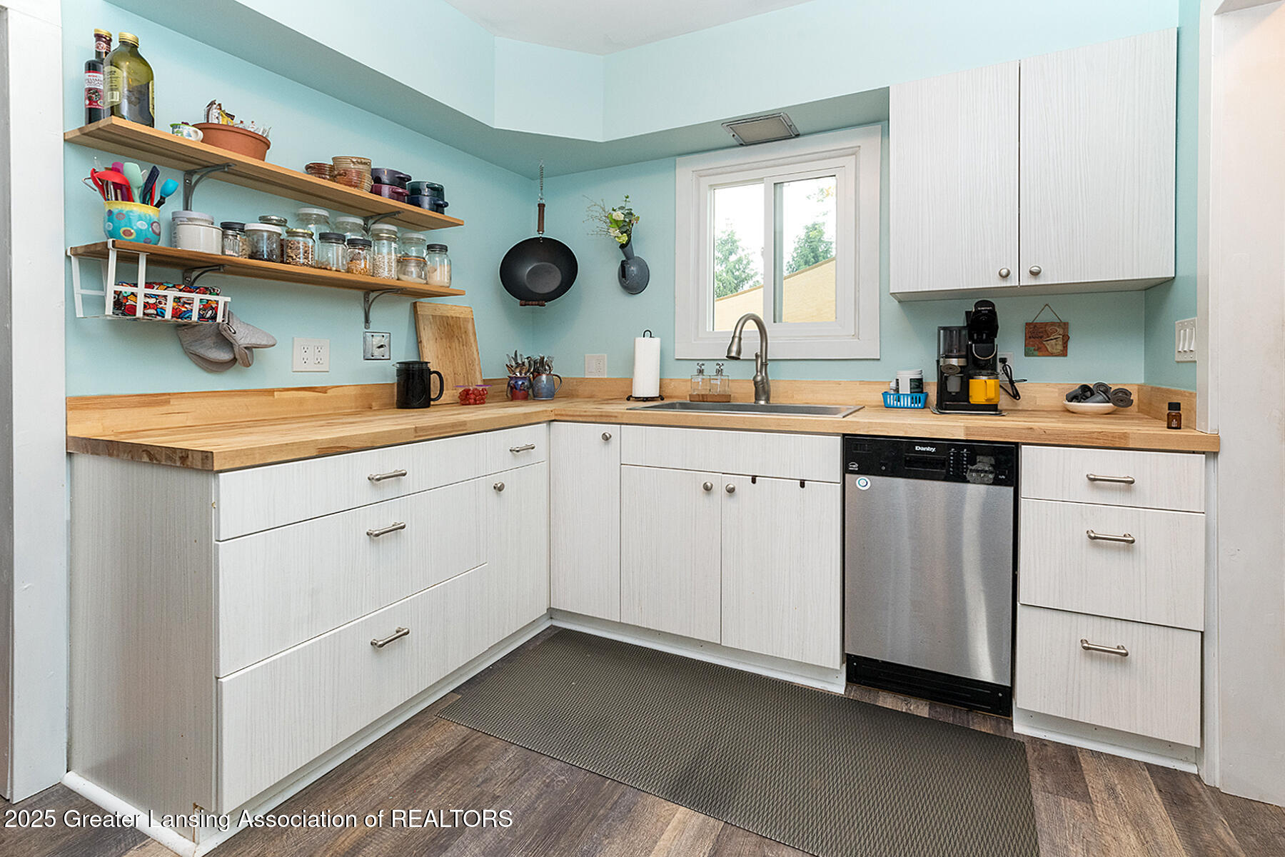 Williamston City, Michigan 48895, United States, 2 Bedrooms Bedrooms, ,1 BathroomBathrooms,Residential,Pending,158931