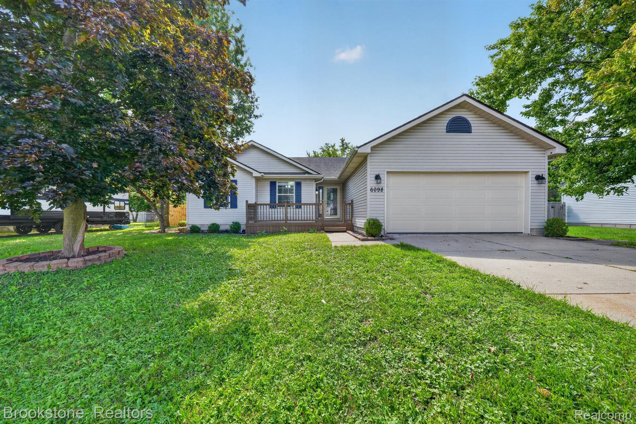 6098 Hedgerow Circle