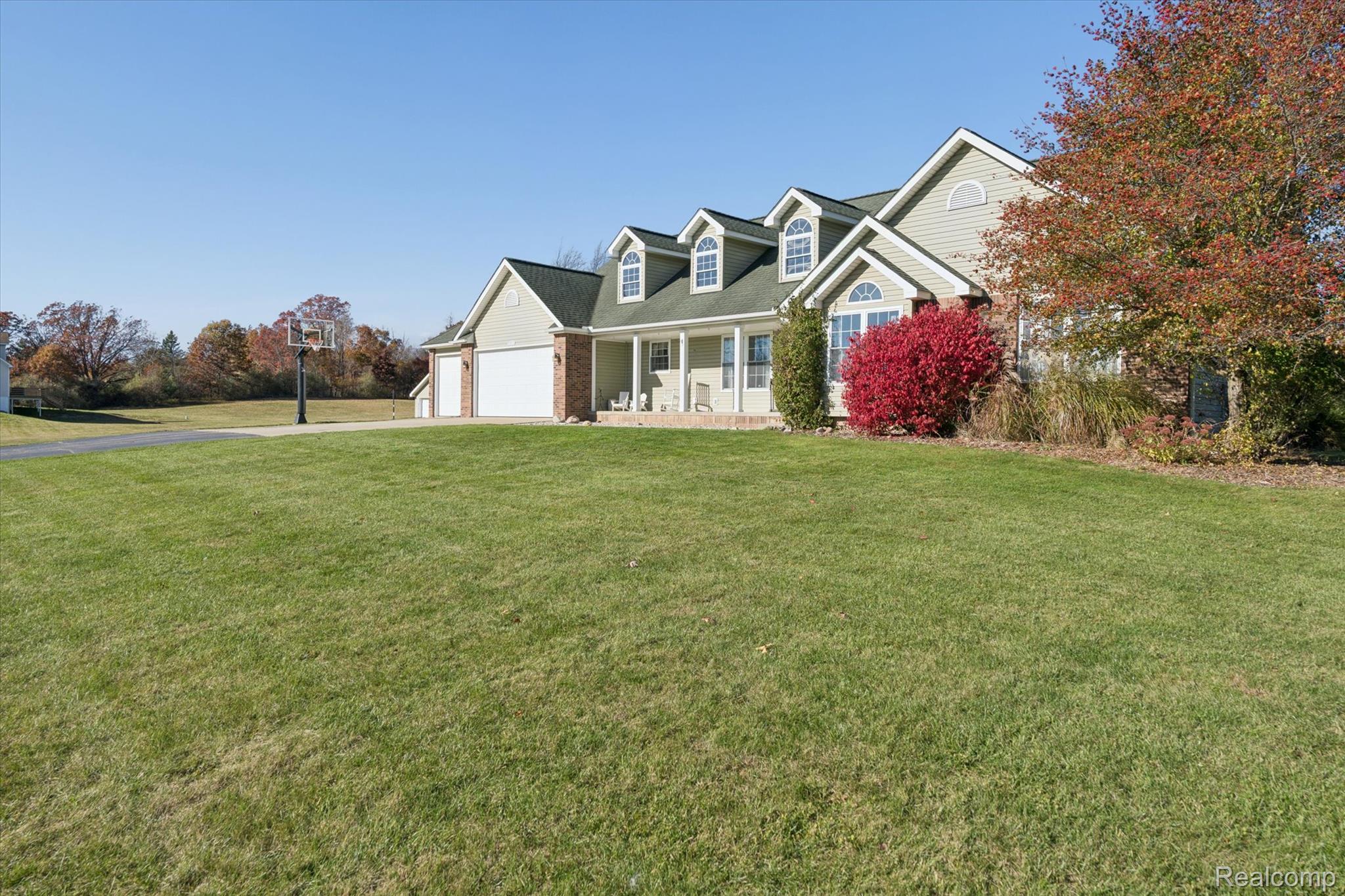 11051 Meadowview Drive