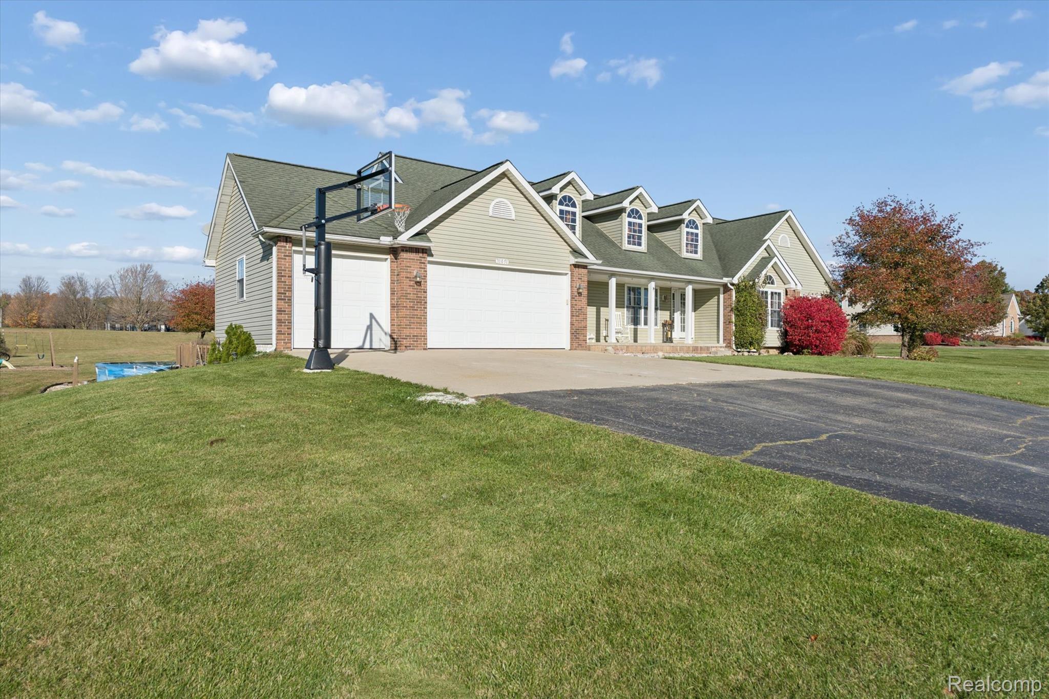 11051 Meadowview Drive