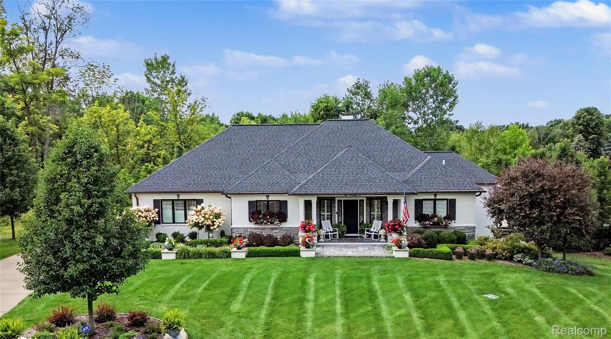 6485 Shannon Glen Drive