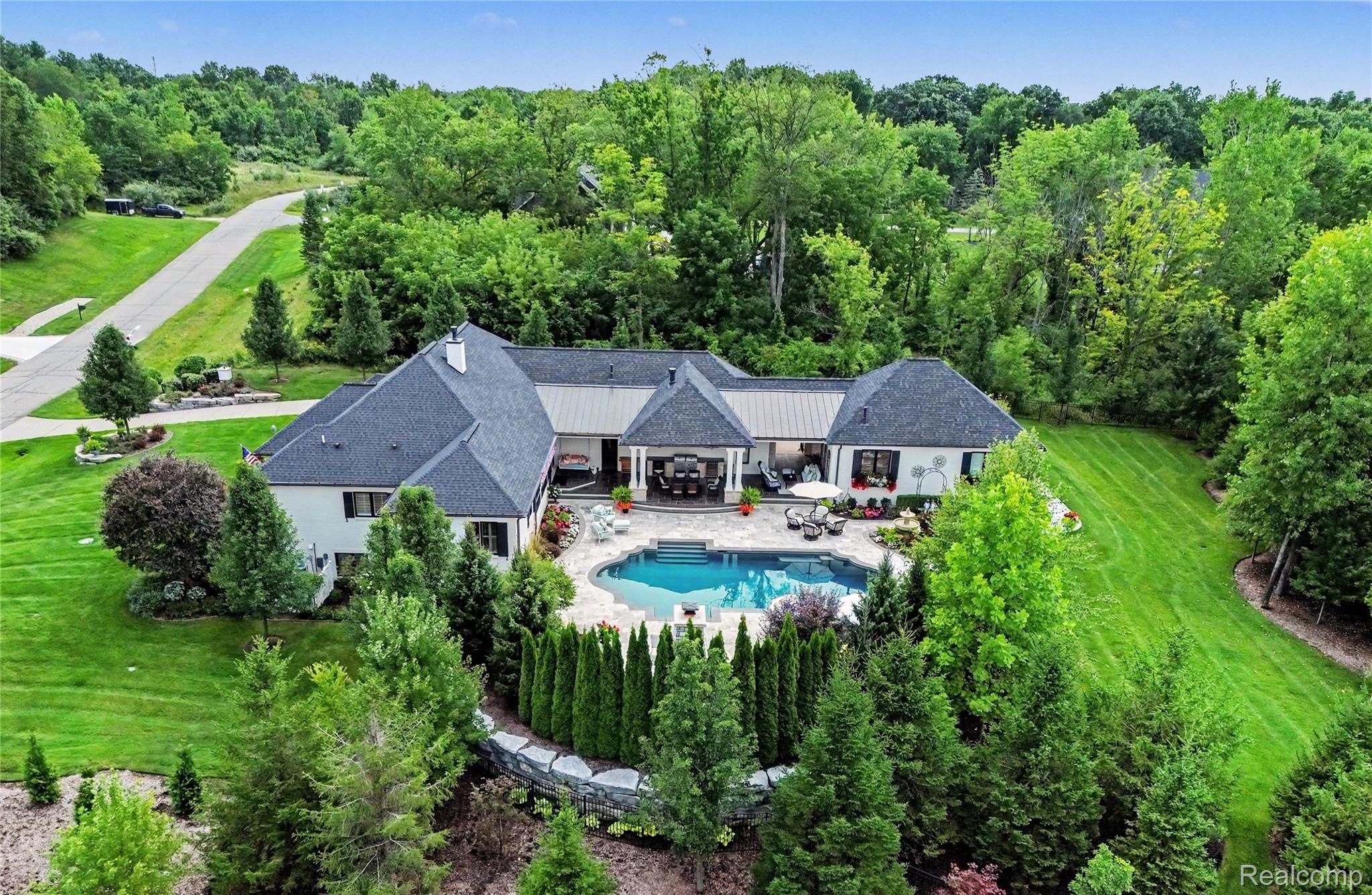 6485 Shannon Glen Drive
