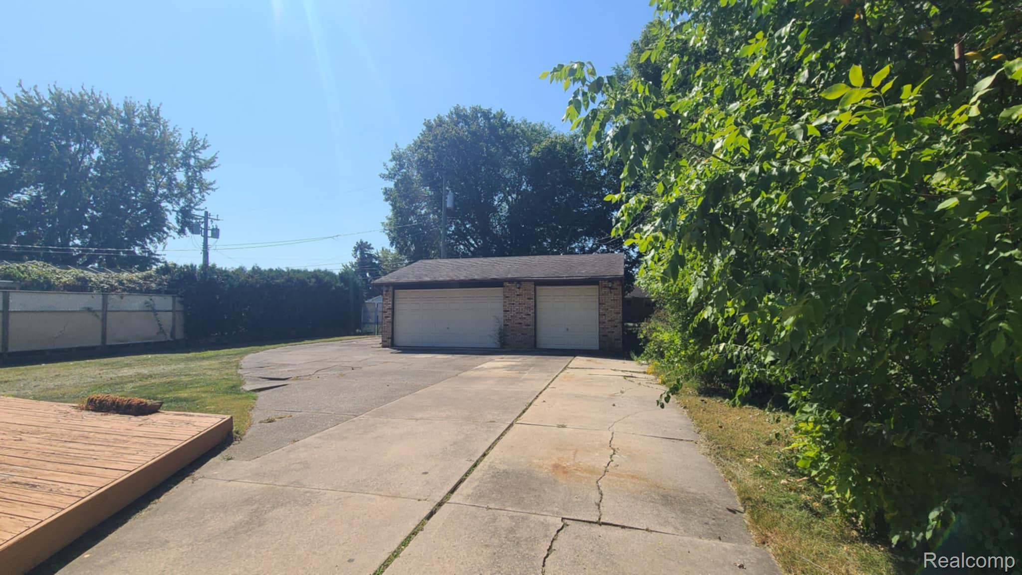 20688 Woodland Street