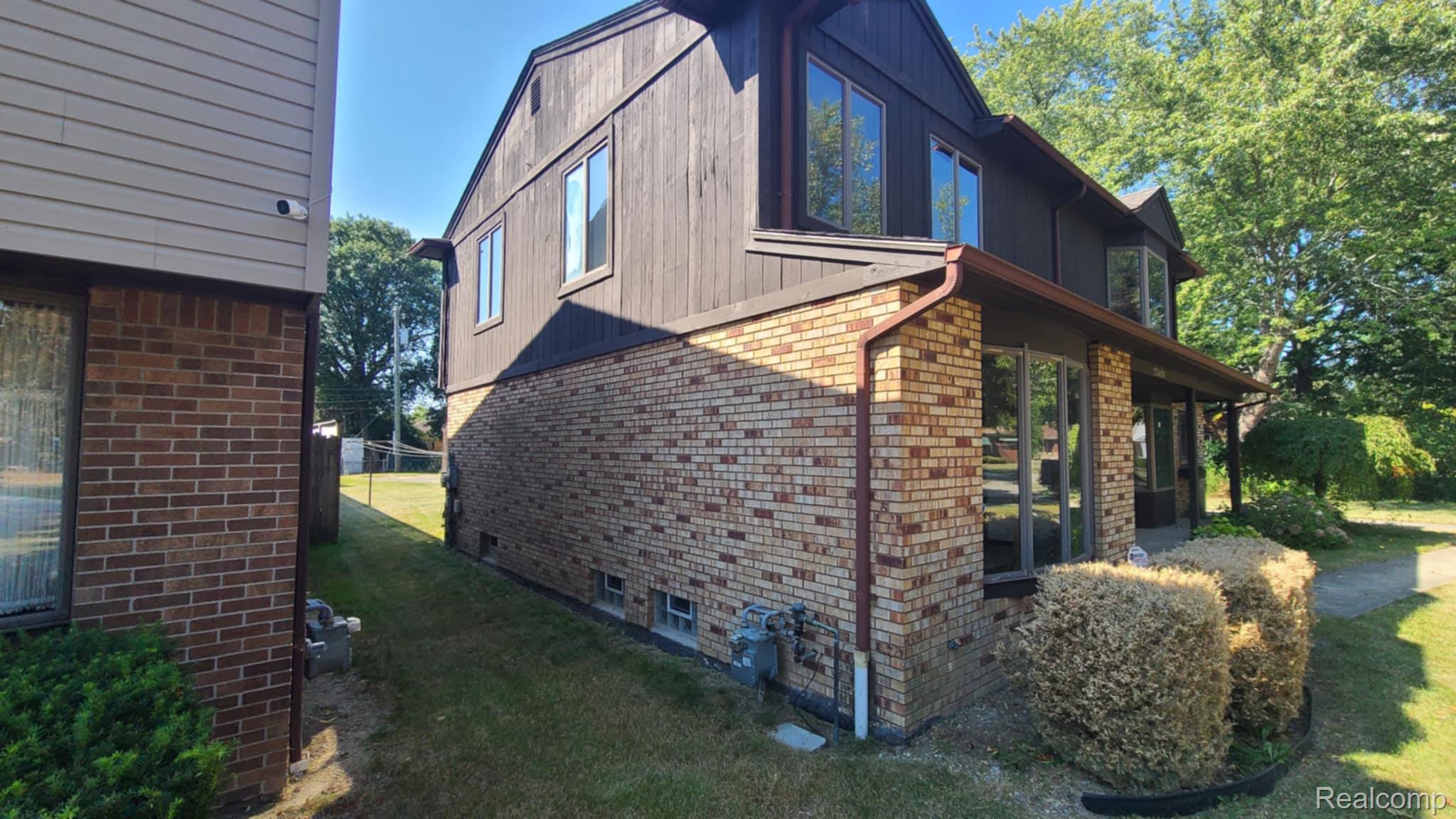 20688 Woodland Street