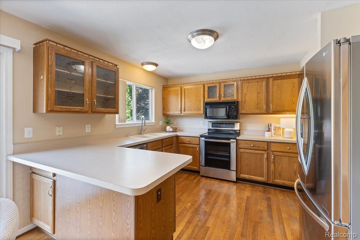 White Lake Charter Township, Michigan 48383, United States, 3 Bedrooms Bedrooms, ,4 BathroomsBathrooms,Residential,Active,156925