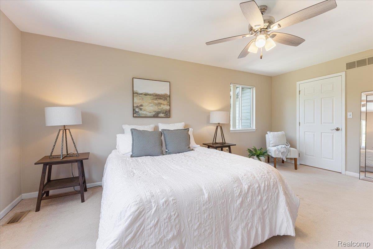 White Lake Charter Township, Michigan 48383, United States, 3 Bedrooms Bedrooms, ,4 BathroomsBathrooms,Residential,Active,156925