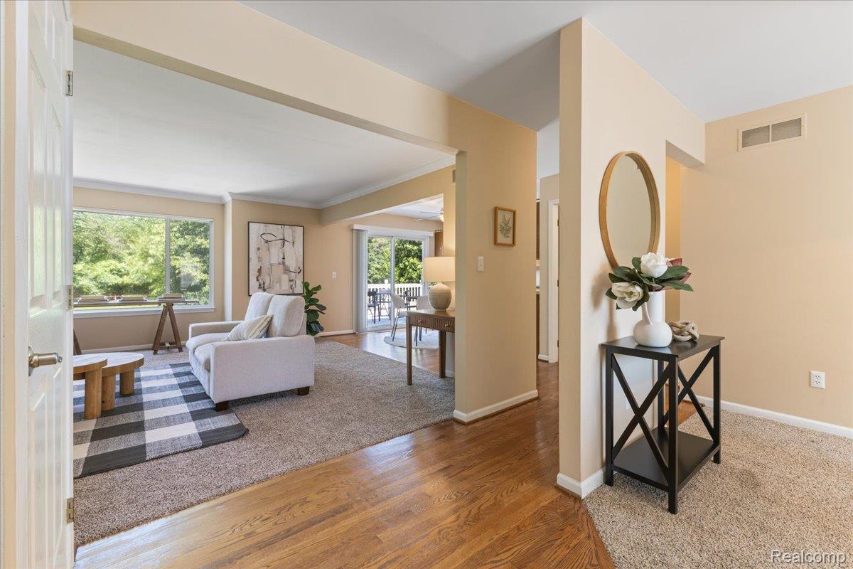 White Lake Charter Township, Michigan 48383, United States, 3 Bedrooms Bedrooms, ,4 BathroomsBathrooms,Residential,Active,156925