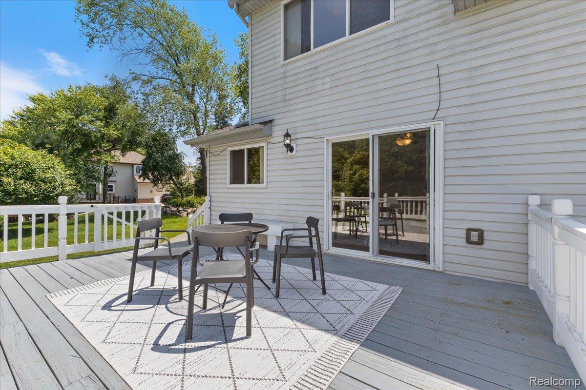 White Lake Charter Township, Michigan 48383, United States, 3 Bedrooms Bedrooms, ,4 BathroomsBathrooms,Residential,Active,156925