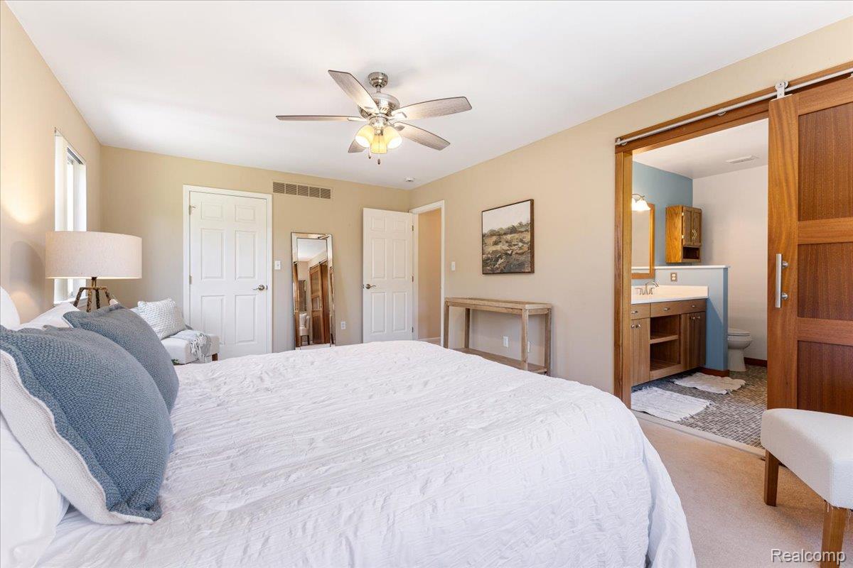 White Lake Charter Township, Michigan 48383, United States, 3 Bedrooms Bedrooms, ,4 BathroomsBathrooms,Residential,Active,156925