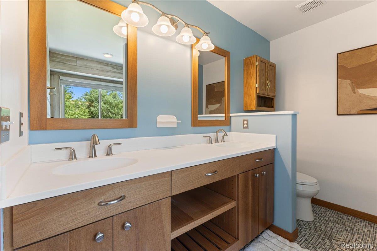 White Lake Charter Township, Michigan 48383, United States, 3 Bedrooms Bedrooms, ,4 BathroomsBathrooms,Residential,Active,156925