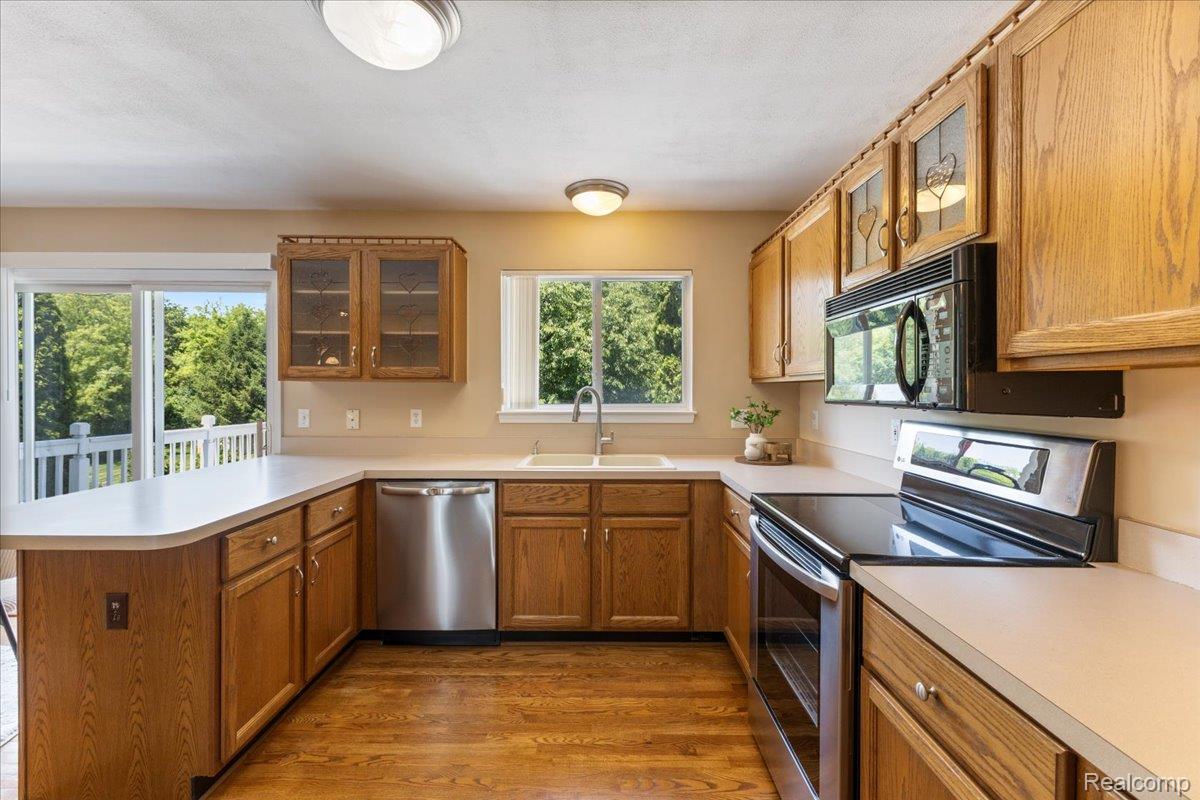 White Lake Charter Township, Michigan 48383, United States, 3 Bedrooms Bedrooms, ,4 BathroomsBathrooms,Residential,Active,156925