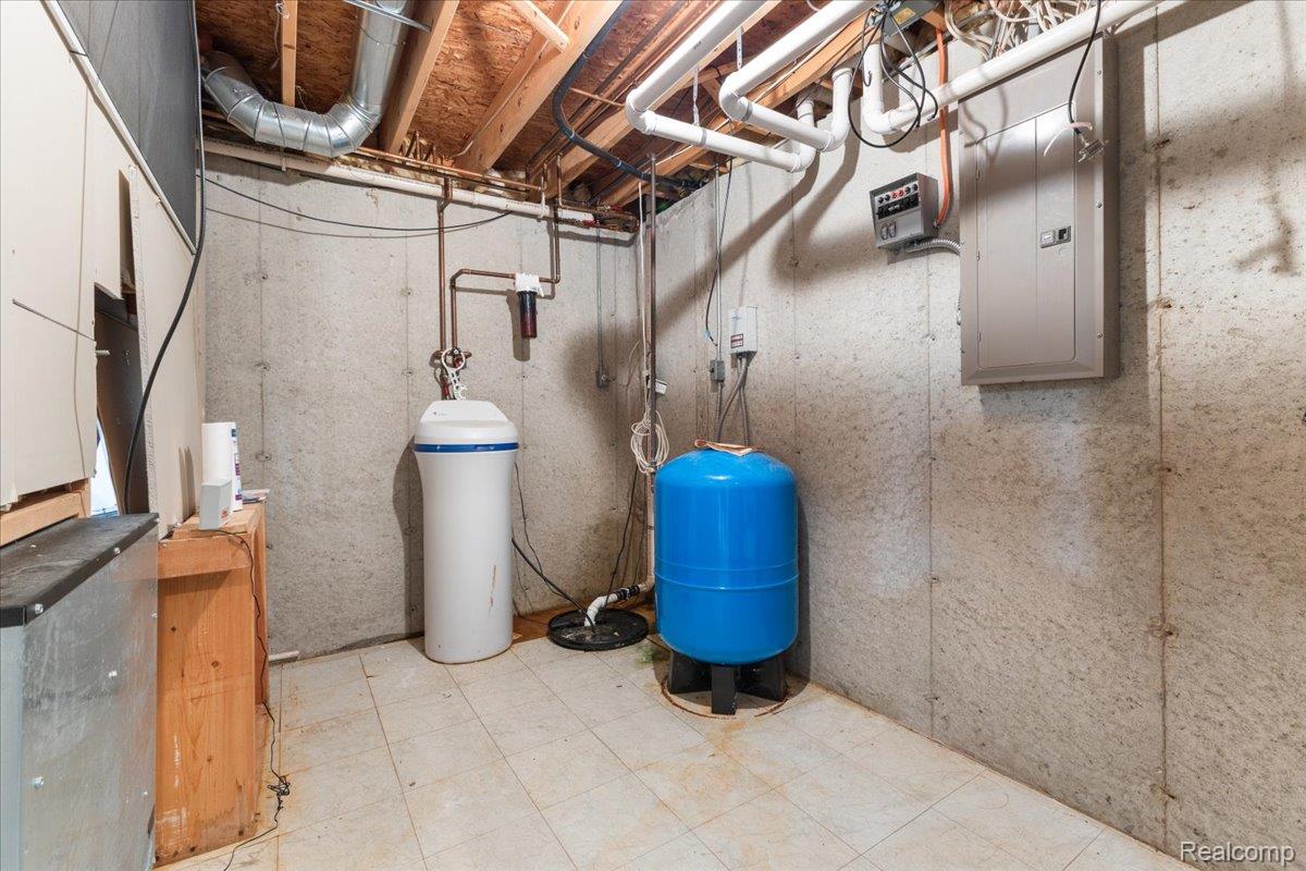 White Lake Charter Township, Michigan 48383, United States, 3 Bedrooms Bedrooms, ,4 BathroomsBathrooms,Residential,Active,156925