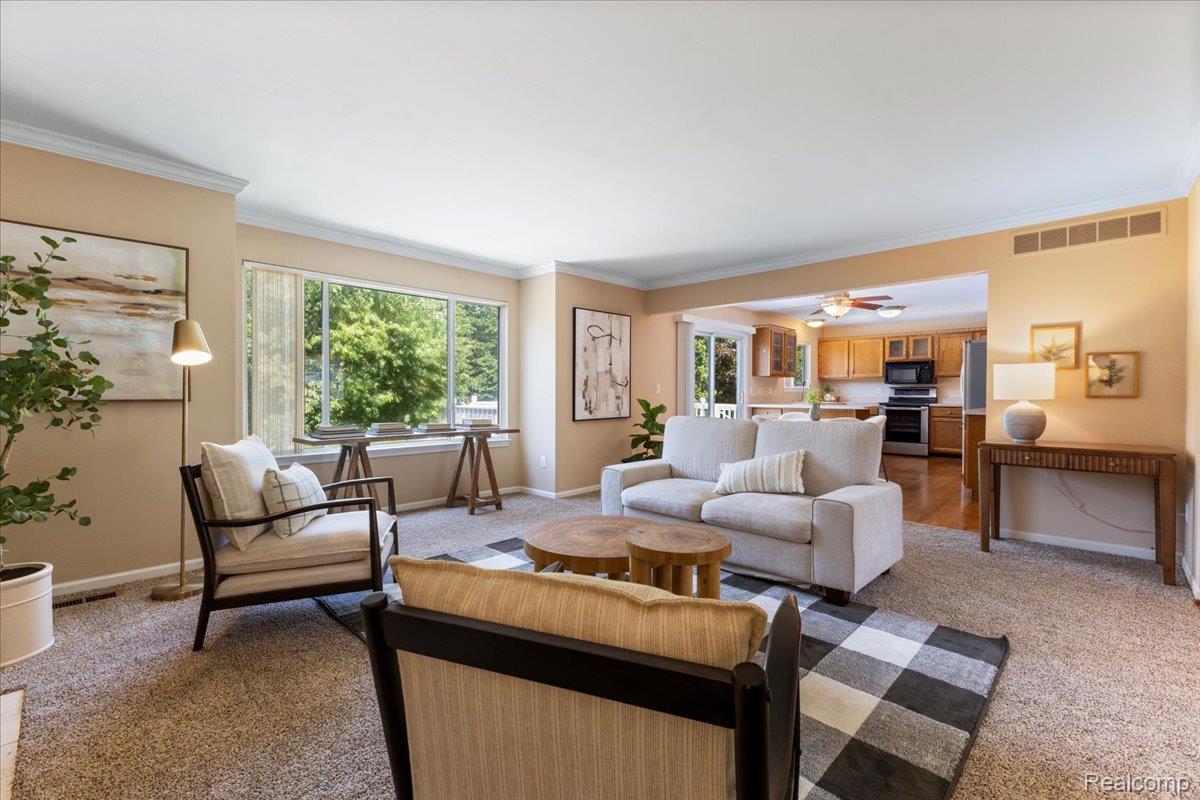 White Lake Charter Township, Michigan 48383, United States, 3 Bedrooms Bedrooms, ,4 BathroomsBathrooms,Residential,Active,156925