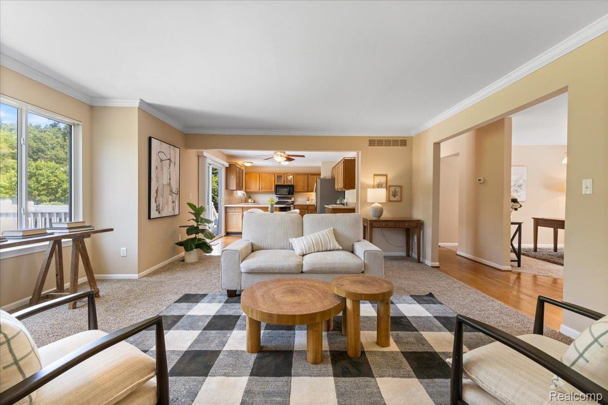 White Lake Charter Township, Michigan 48383, United States, 3 Bedrooms Bedrooms, ,4 BathroomsBathrooms,Residential,Active,156925