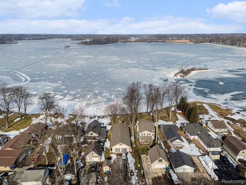 3188 Ponemah Drive Fenton Charter Township MI 48430