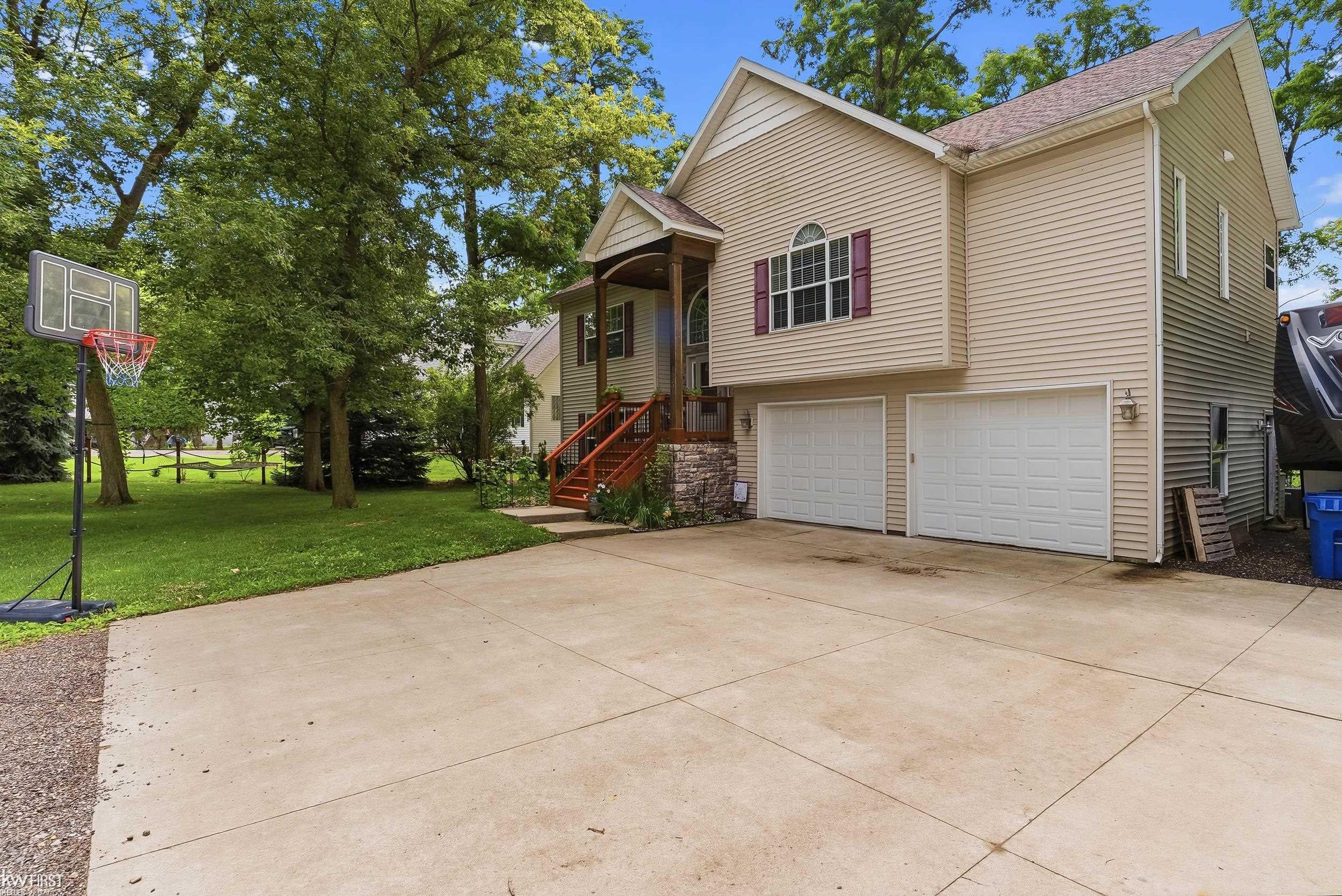 1539 W Rolston Road