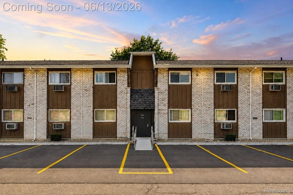 7592 WOODVIEW ST, WESTLAND, MI 48185 - Image bc898874ecb4a7fb897c353c19be2d62/1668731421