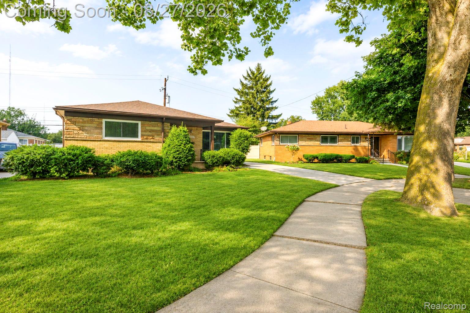 15210 Oakwood Drive