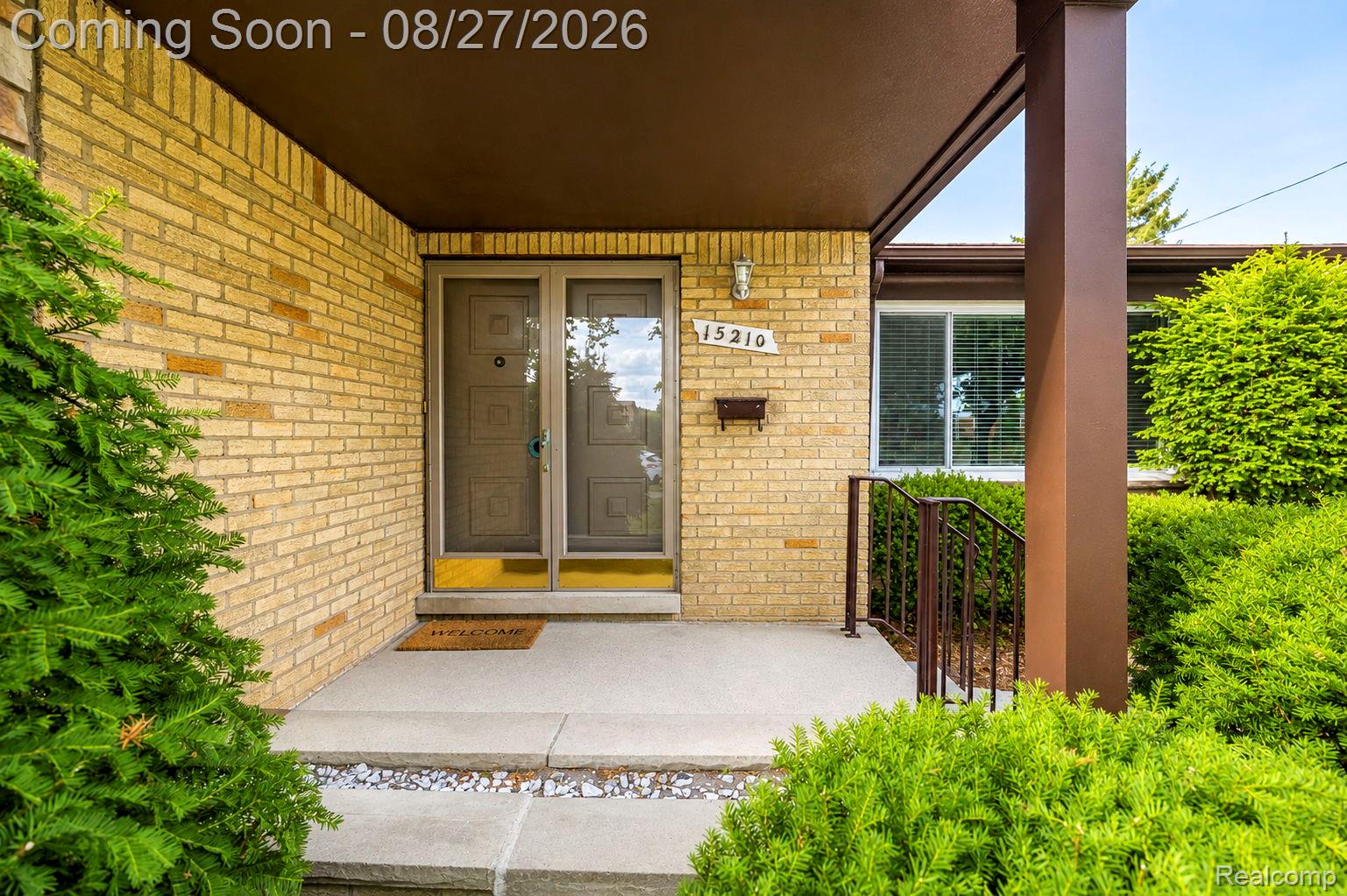 15210 Oakwood Drive