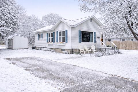 919 Lawndale Street Ludington City MI 49431