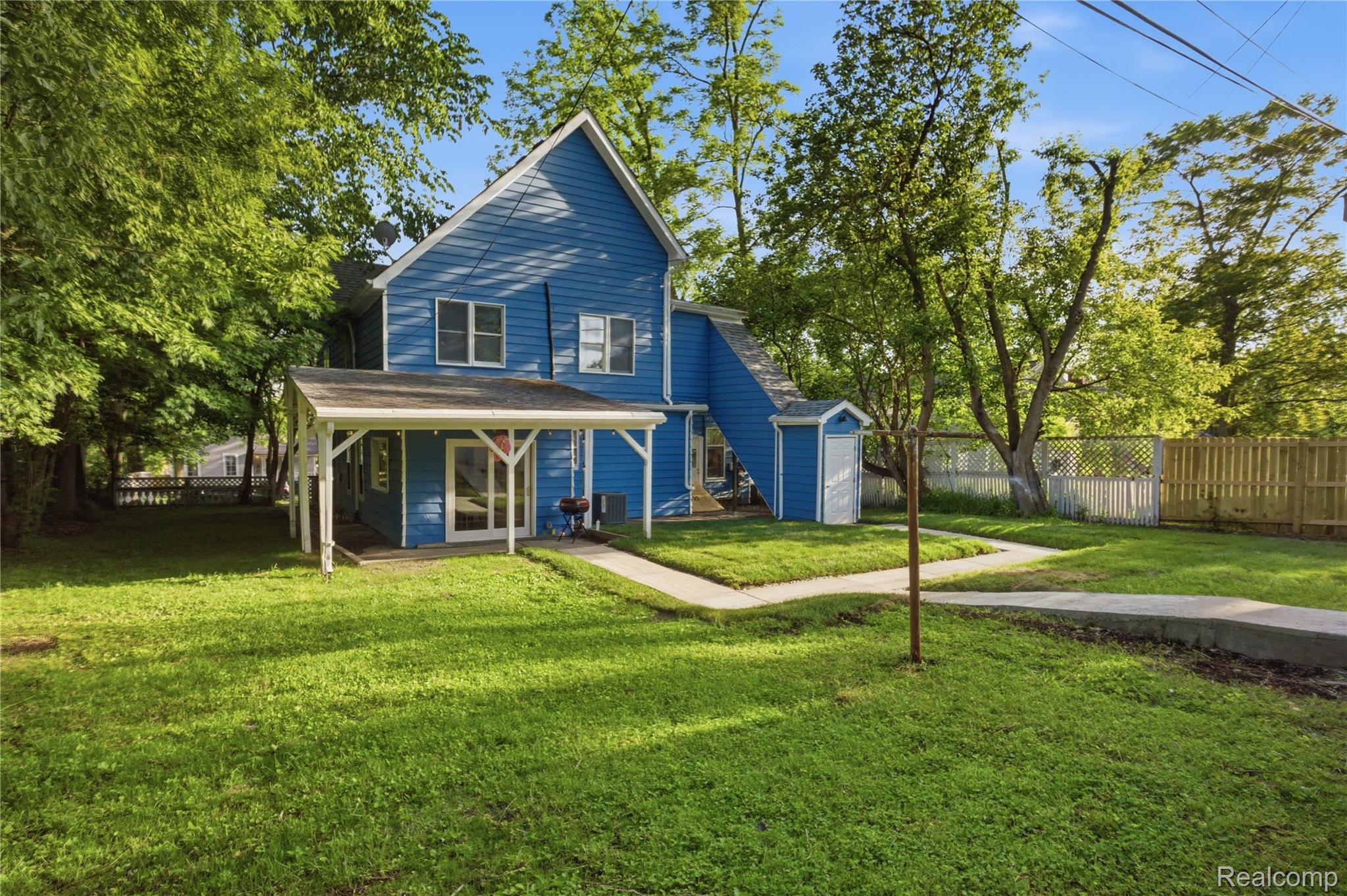 213 MAPLE Street