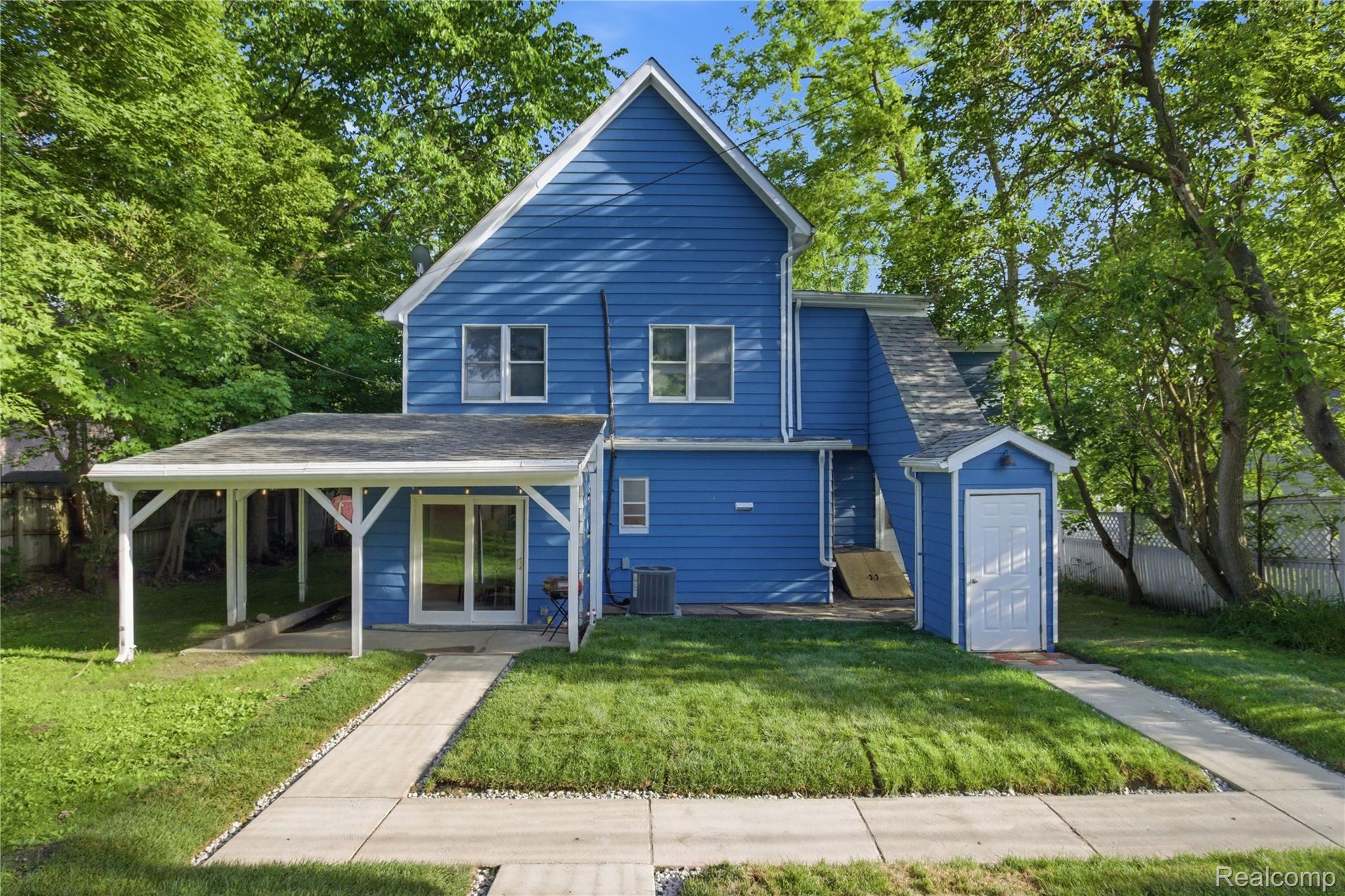 213 MAPLE Street