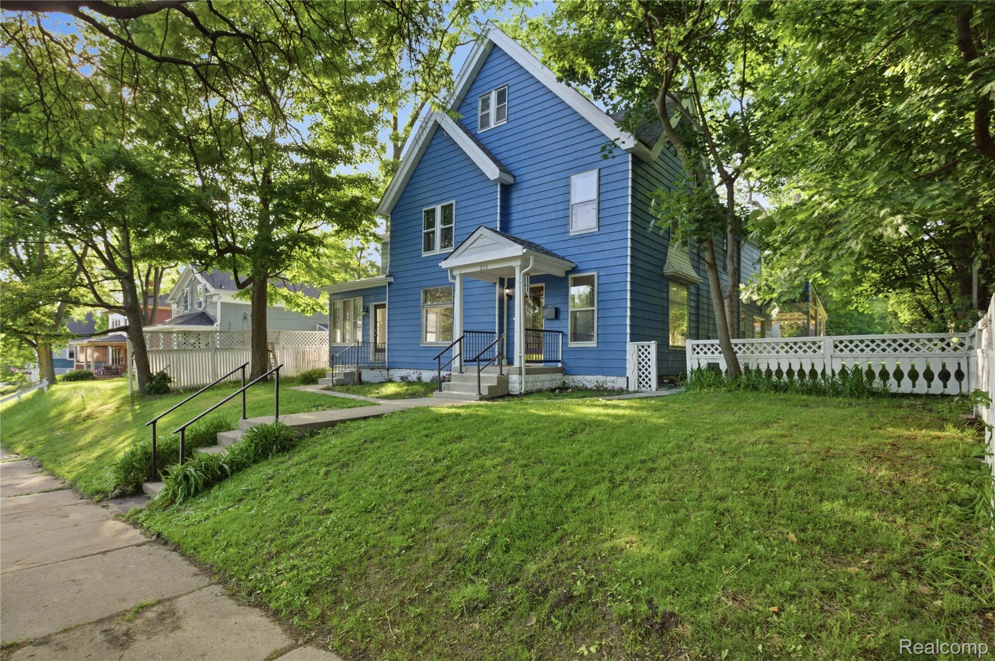 213 MAPLE Street