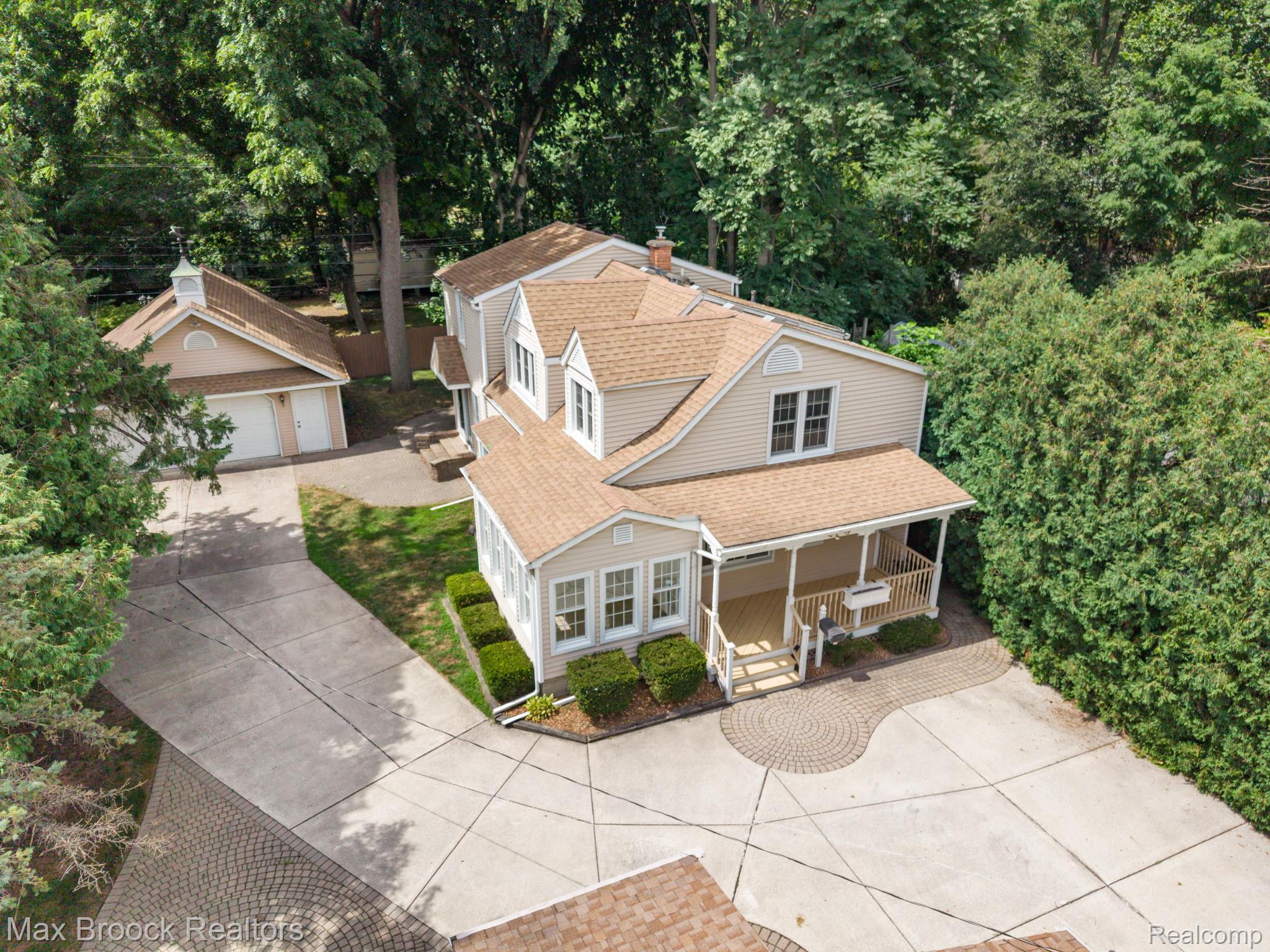 364 S Wing Street