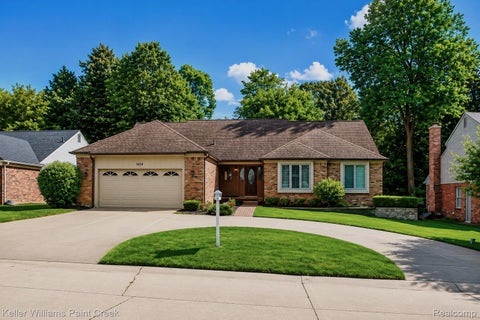 Photo of 1447 Oakstone Drive, Rochester Hills City, MI 48309 (MLS # 20261041715)