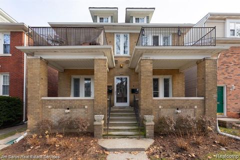 848 BEACONSFIELD Avenue Grosse Pointe Park City MI 48230