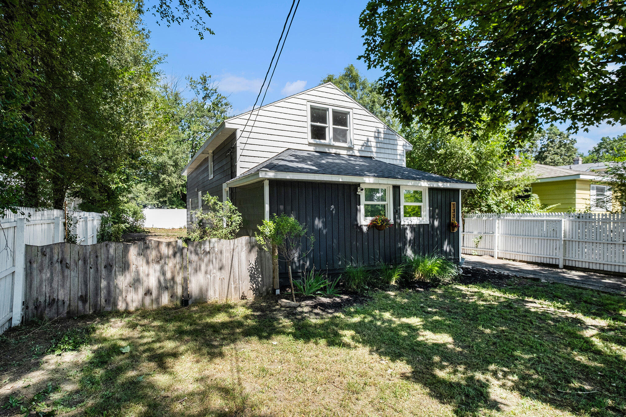 1335 Walnut Street NE