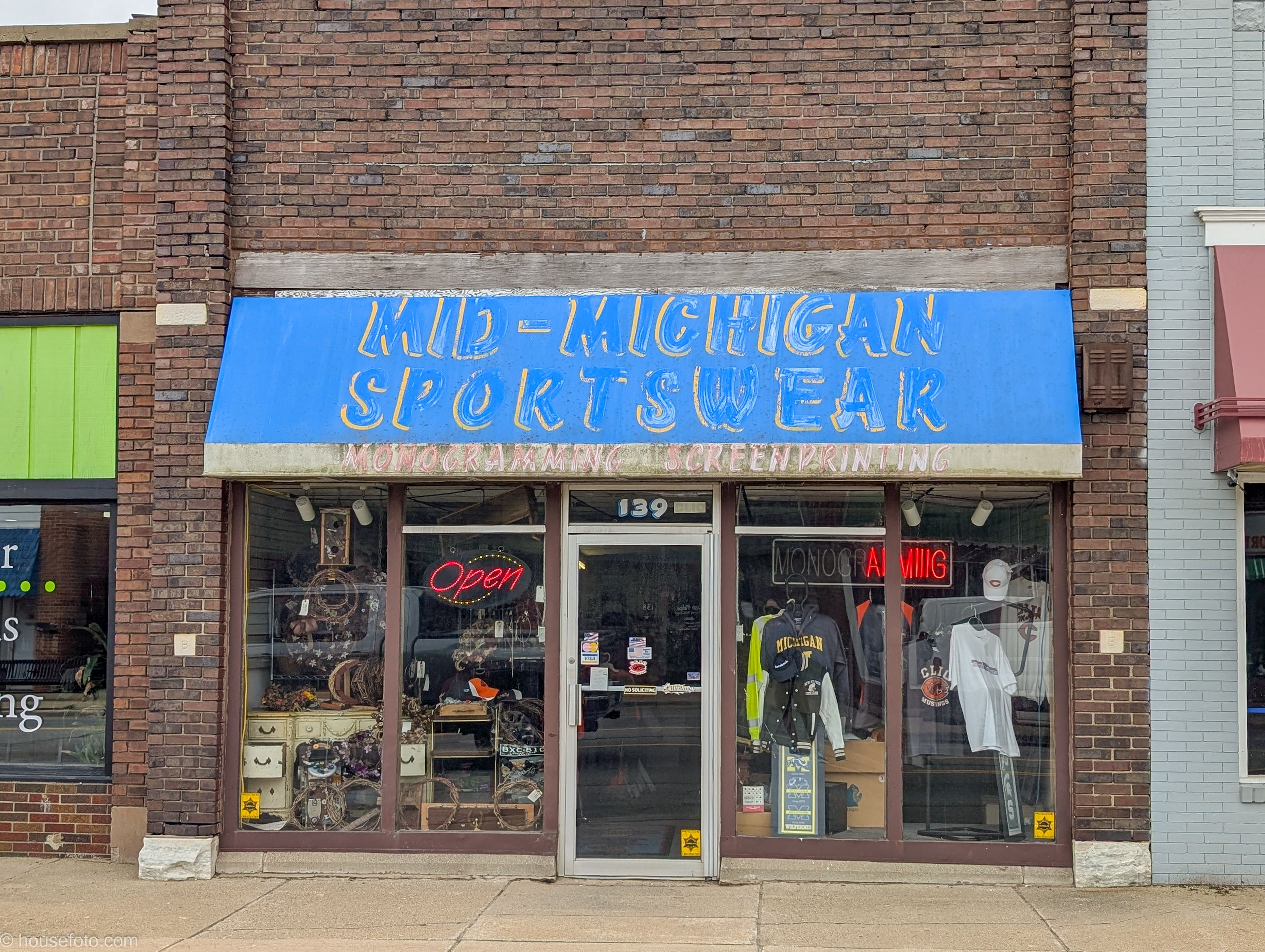 139 W VIENNA Street