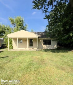 38491 Albert Boulevard Clinton Charter Township MI 48036